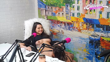 Flavia Oliver gives Natasha Steffens oral pleasure in podcast recording