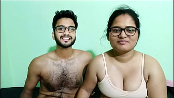 A mature male student invites his college girlfriend over for intimate encounter in their shared apartment