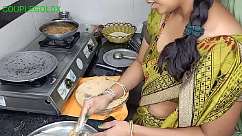 Two cooks create a double dish in the kitchen