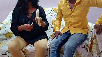 Desi sister's special banana sex: Clear Hindi audio Indian porn with real sex and blowjob