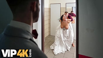 A Czech bride's naughty adventure in the bathroom