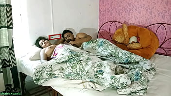 Amateur Indian housewife cheats with boss in hotel room