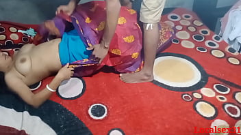 Bengali housewife gets fucked in red saree by local man (18+ content)