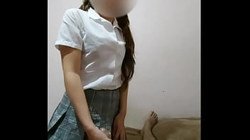 Amateur schoolgirl indulges in her first public blowjob experience