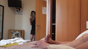 I expose myself to a hotel maid and she consents to pleasure me