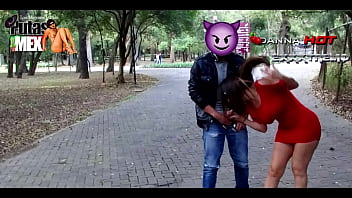 Danna, a provocative Latina, exposes herself in public and performs oral sex on an unfamiliar man in Chapultepec